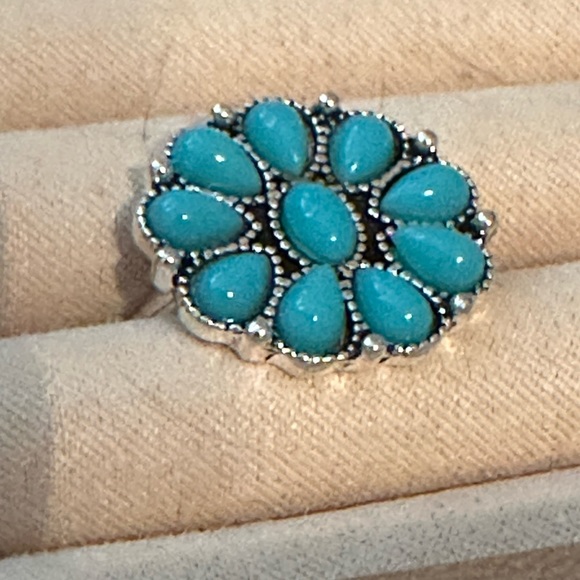 Ring - Picture 1 of 1